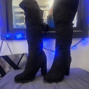 Elegant Black Knee-High Boots